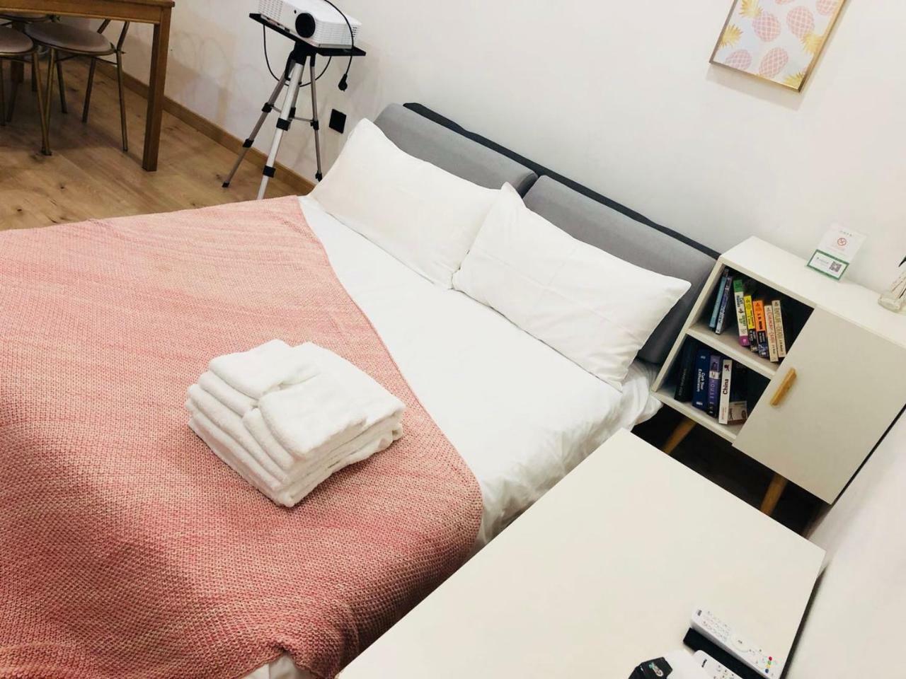 Henry'S Apartment - South Maoming Road Шанхай Екстериор снимка