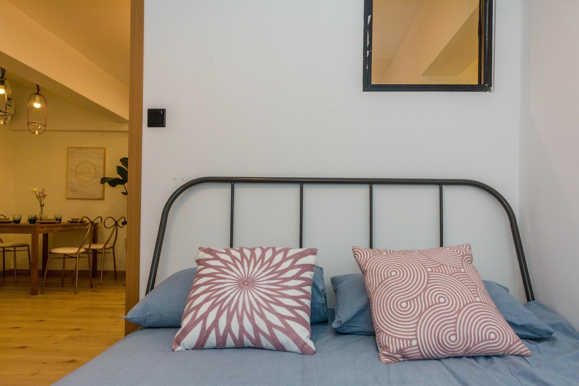Henry'S Apartment - South Maoming Road Шанхай Екстериор снимка